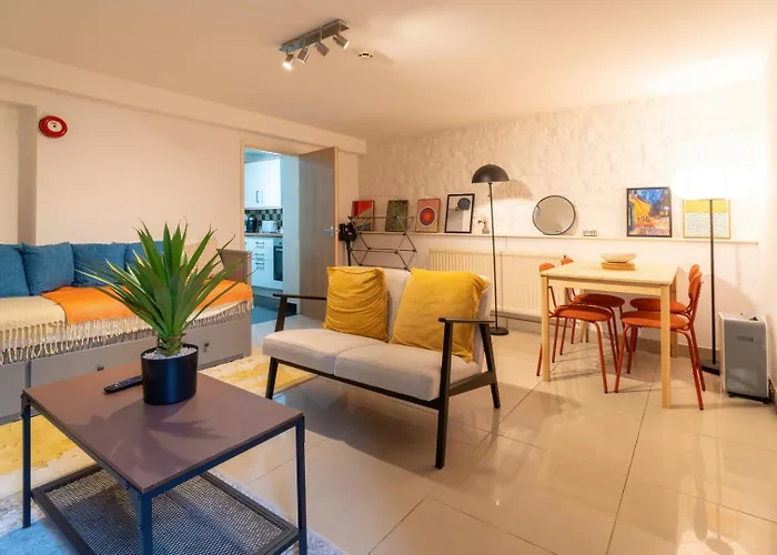 Private 1Bd Flat Near Gloucester Docks