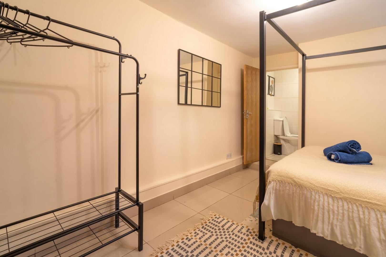 Private 1bd Flat Near Docks * Gloucester
